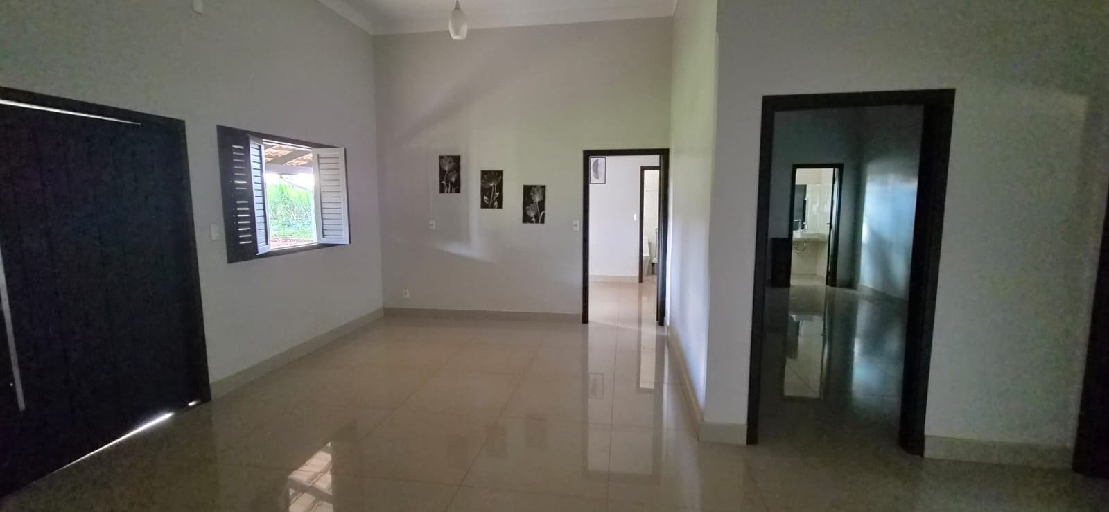 Cozinha e ambiente interno da casa.